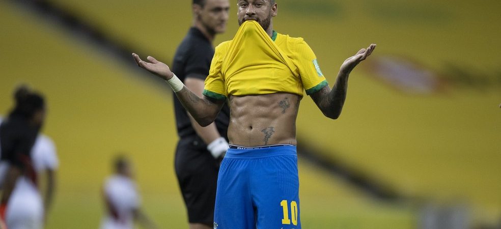 “Não sei mais o que faço com essa camisa para a galera respeitar”, desabafa Neymar
