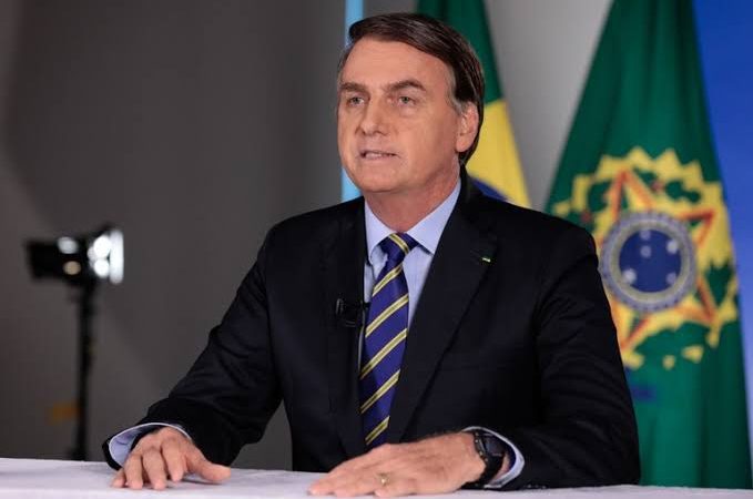 Jair Bolsonaro diz que tem vontade de privatizar a Petrobras e vai conversar com equipe econômica sobre a possibilidade