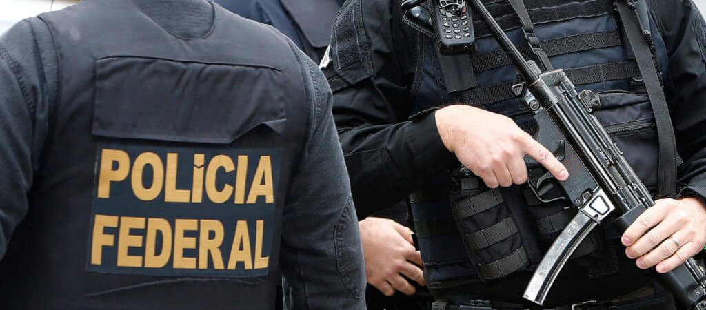 Dois investigados da Operação Rochedo se entregam à Polícia Federal em Salvador