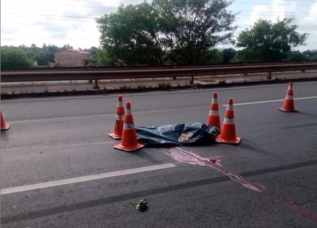 VÍDEO: Homem é atropelado e morre na Via Parafuso