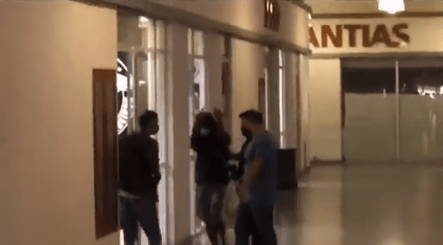 VÍDEO: Nego do Borel faz gestos obscenos após ser encontrado pela polícia
