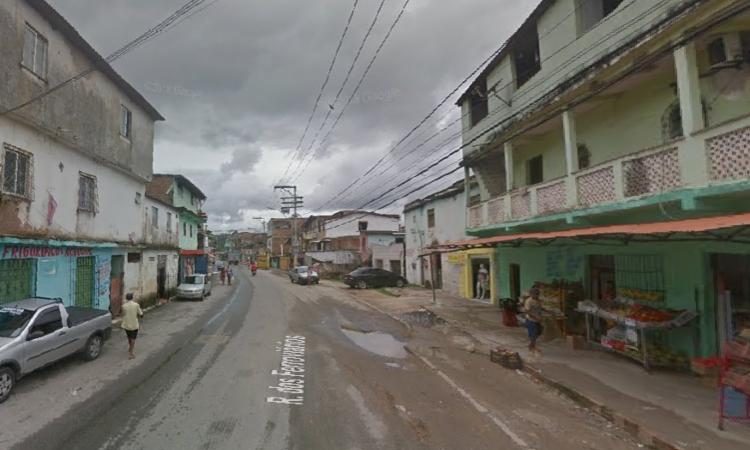 Homem é acusado de esfaquear o próprio vizinho no subúrbio de Salvador