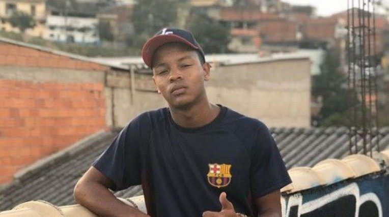 MC Jotinha é morto após briga de bar no Rio de Janeiro