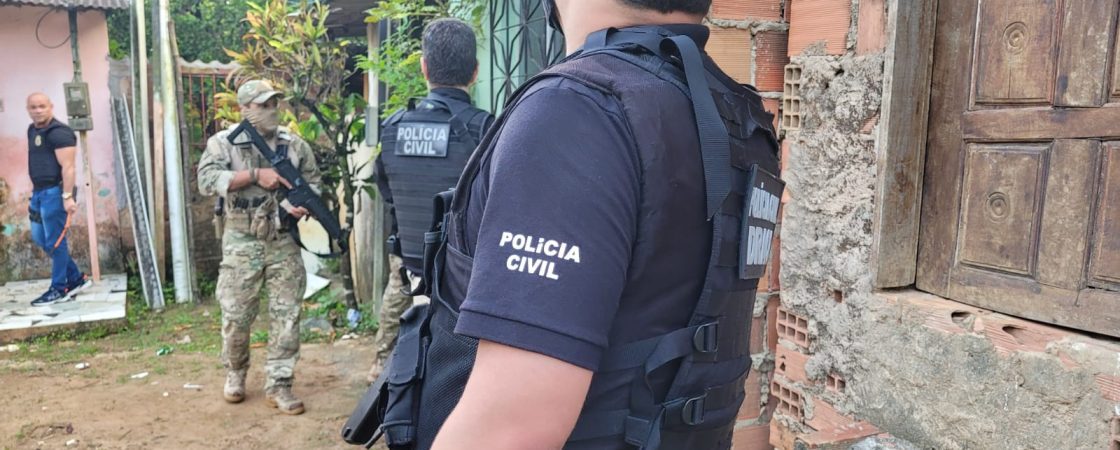 Polícia deflagra operação contra tráfico de drogas e roubo a banco em Salvador