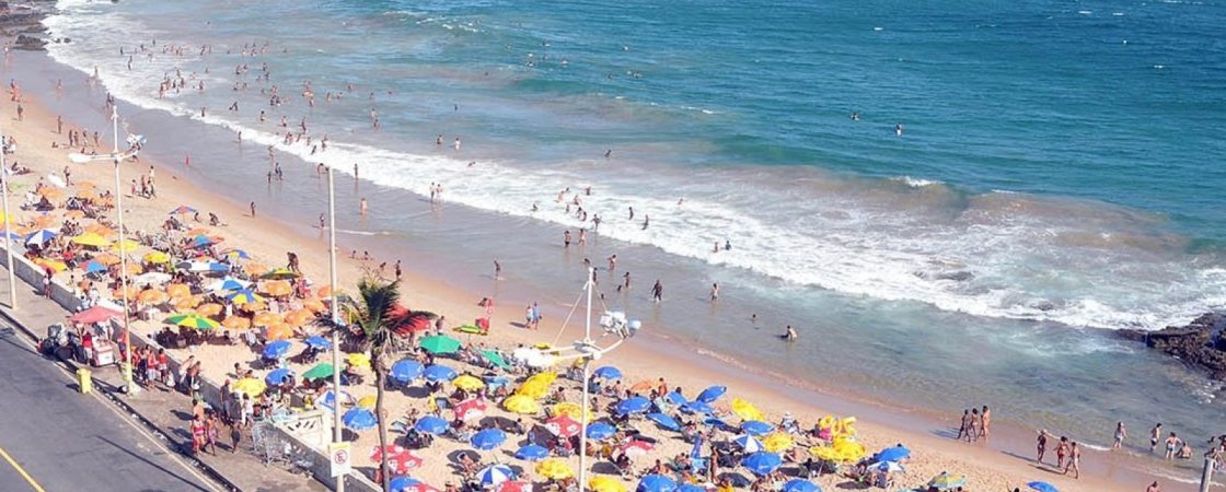 Confira as praias que estão impróprias para banho neste fim de semana, segundo o Inema