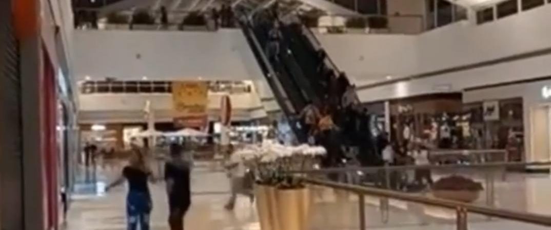 VÍDEO: Quadrilha invade shopping, faz disparos e causa pânico
