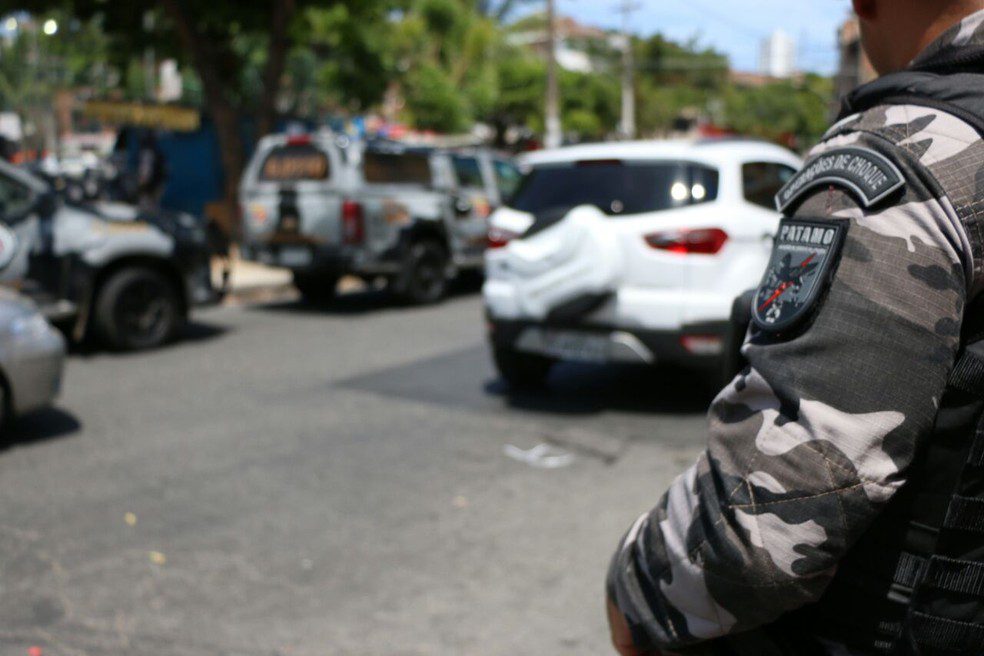 Adolescente é Atingida Por Bala Perdida De Troca De Tiros Entre Facções Criminosas Em Salvador