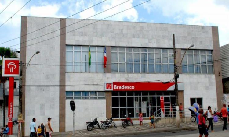 Agência bancária do Largo do Tanque, em Salvador, é arrombada