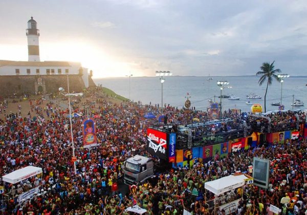 Carnaval: Rui Costa diz que fará reunião com prefeitos para tratar sobre a folia momesca