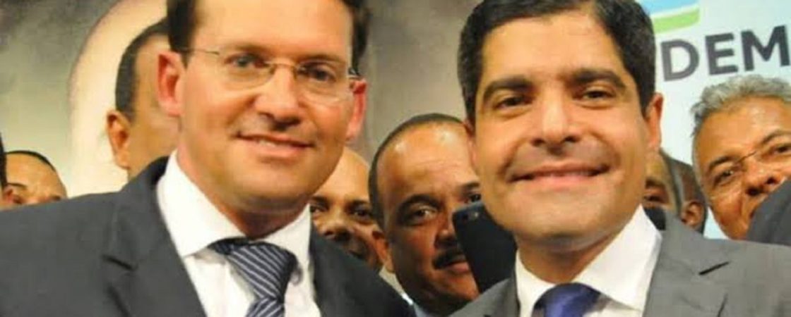 Flávio Bolsonaro prevê derrota de ACM Neto para João Roma nas eleições