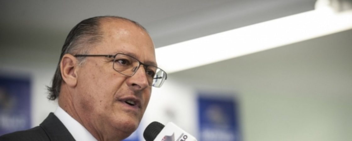 Geraldo Alckmin se desfilia do PSDB após 33 anos no partido