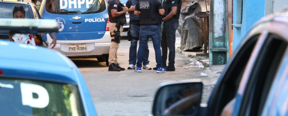 Homem é linchado e assassinado a tiros em bairro de Salvador