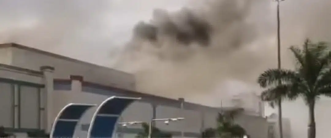 Incêndio atinge loja do Shopping Boulevard em Feira de Santana