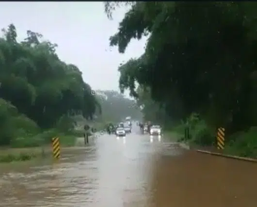 Jovem morre após ser levado pela enxurrada; já são 21 vítimas da chuva na Bahia