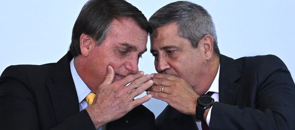 Bolsonaro quer Braga Netto como vice para que militares não apoiem Moro, diz colunista