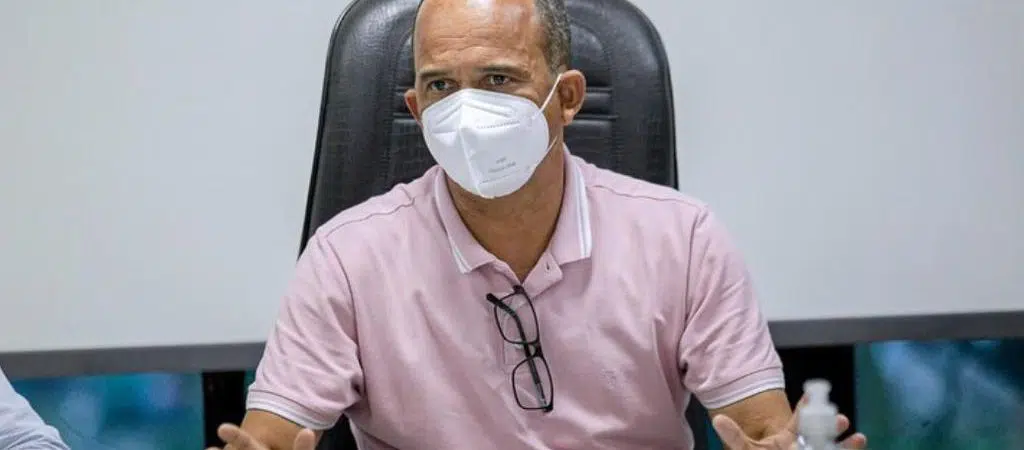 Elinaldo lamenta “guerra” entre presidenciáveis, exalta ACM Neto e critica governador