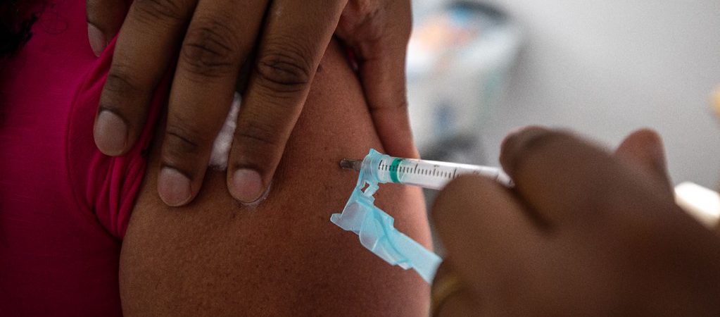 Covid-19: Camaçari vacina crianças de 5 a 11 anos que têm comorbidades e deficiências