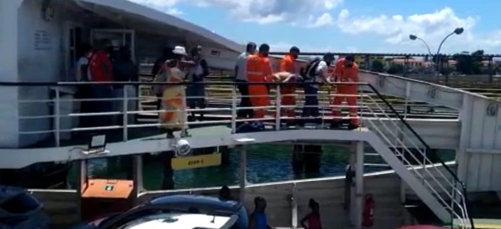 Homem morre após passar mal dentro de ferry-boat na Bahia