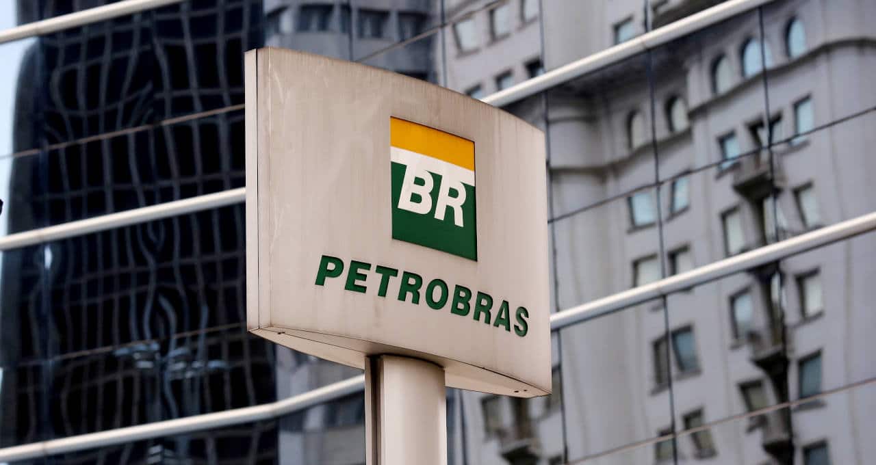 Petrobras anuncia aumento de 16,2% na gasolina e 25,8% no diesel