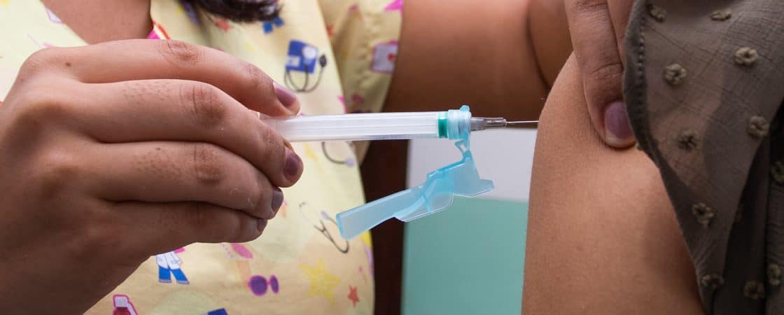 Covid-19: Lauro de Freitas tem vacinação com 1ª, 2ª e 4ª dose nesta terça-feira