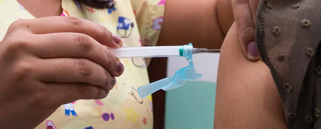 Lauro de Freitas inicia vacinação de crianças de 5 a 11 anos contra a Covid-19