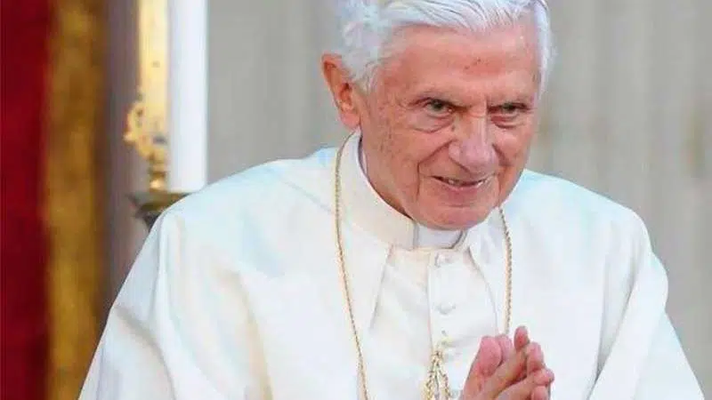 Papa Bento XVI acobertou casos de pedofilia na Alemanha, diz relatório