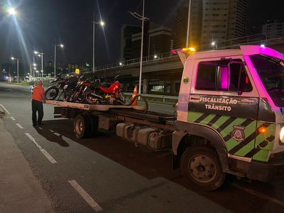 PM apreende 10 motos e encerra disputa de racha em Salvador