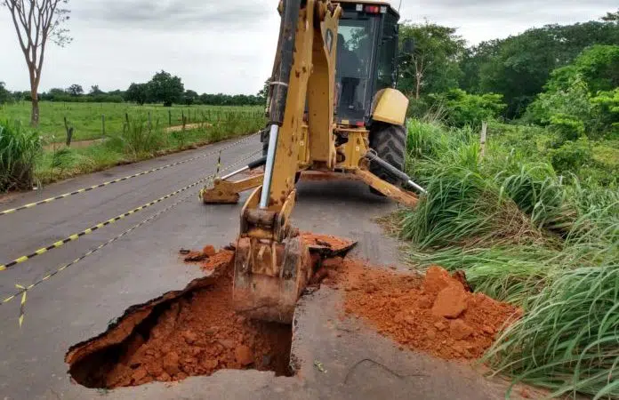 Sobe para 60 número de trechos de rodovias afetados pelas fortes chuvas na Bahia