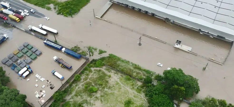 Afetados pela chuva em Itabuna voltam a receber Auxílio Recomeço neste sábado