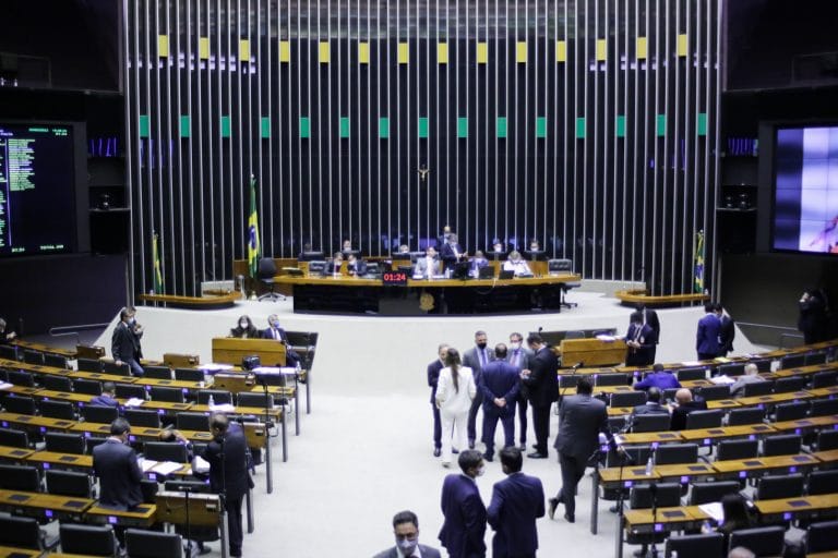 Senado aprova projeto que legaliza bingo, cassino e jogo do bicho