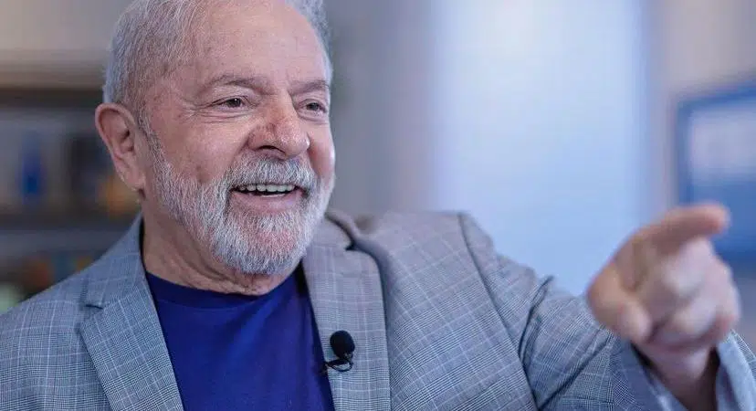 Lula segue na frente de Bolsonaro em nova pesquisa do Ipec