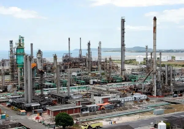 Refinaria na Bahia vende combustível a preço superior à Petrobras
