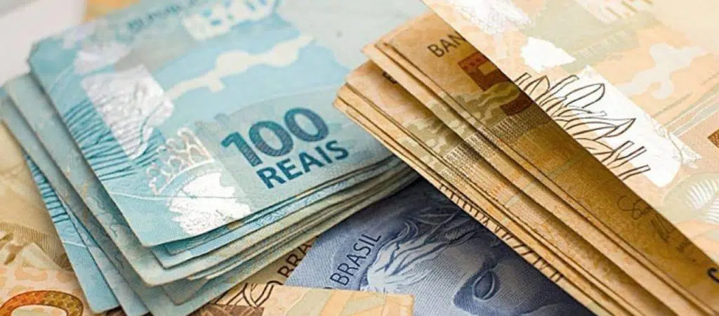 Governo decide antecipar 13º de aposentados da Previdência e liberar saque de R$ 1 mil do FGTS