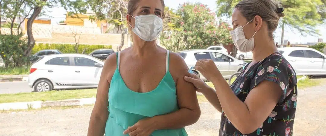 Lauro de Freitas segue vacinando contra Covid-19; confira públicos atendidos hoje