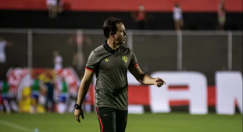 Vitória demite técnico Dado Cavalcanti; Geninho é o nome mais forte para assumir o clube