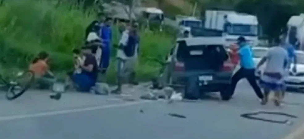 BA: Acidente entre caminhão e carro de passeio deixa um morto de dois feridos