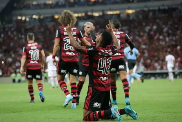 Conmebol mantém jogo do Flamengo após toque de recolher
