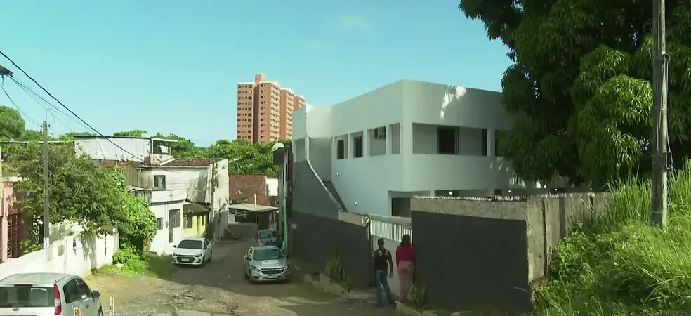 Garoto de 13 anos morre após ser baleado durante assalto à casa da família