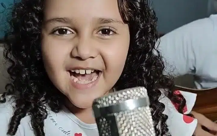 “A música é como uma diversão para mim”, diz candidata de Camaçari no The Voice Kids
