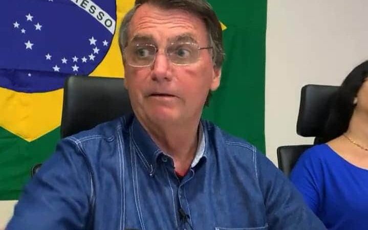 Aos gritos, Bolsonaro chama lucro de R$ 44,5 bilhões da Petrobras de ‘estupro’