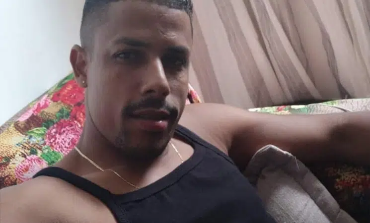 Barbeiro é baleado na cabeça durante briga por som alto em Salvador