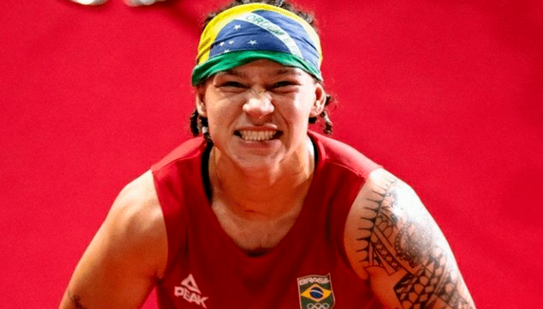 Direto de Salvador, Bia Ferreira garante medalha no Mundial de Boxe na Turquia