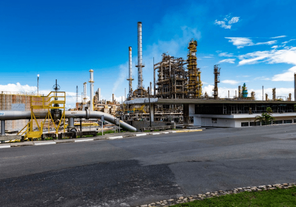 OPORTUNIDADE: Abertas mais de 100 vagas de emprego em refinaria de São Francisco do Conde