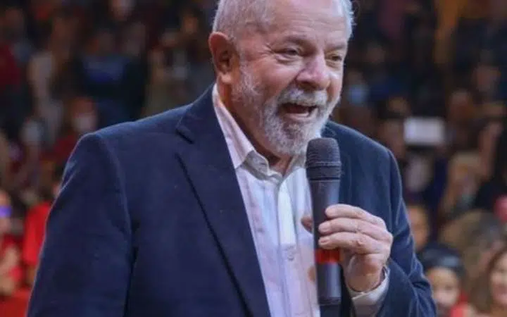 Lula prevê piora da violência eleitoral, mas diz que não cederá às intimidações