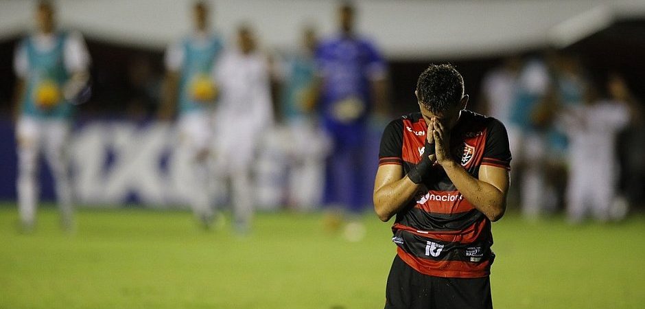 Vitória sofre gol relâmpago e perde para o Botafogo-PB na Série C