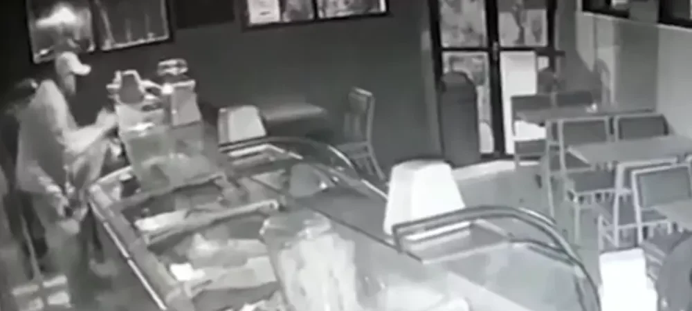 BA: Ladrão invade sorveteria e rouba doces após não encontrar dinheiro