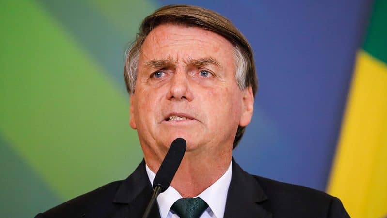 “Ele responda pelos atos dele”, diz Bolsonaro após prisão de ex-ministro