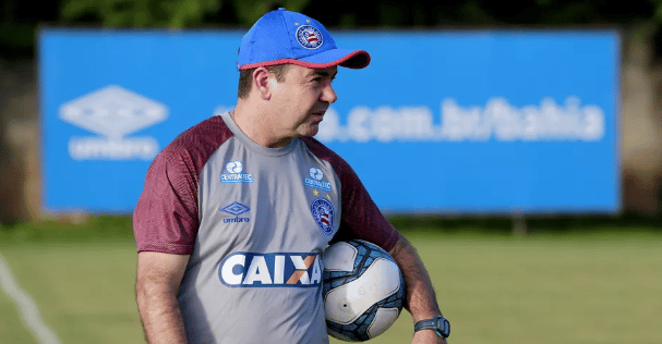 Enderson Moreira volta ao Bahia após demissão de Guto Ferreira