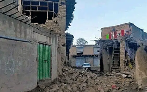 Mais de 1.000 pessoas morrem durante terremoto no Afeganistão
