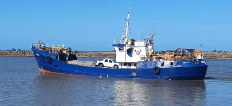 Navio de cargas afunda no litoral da Paraíba; cinco estão desaparecidos